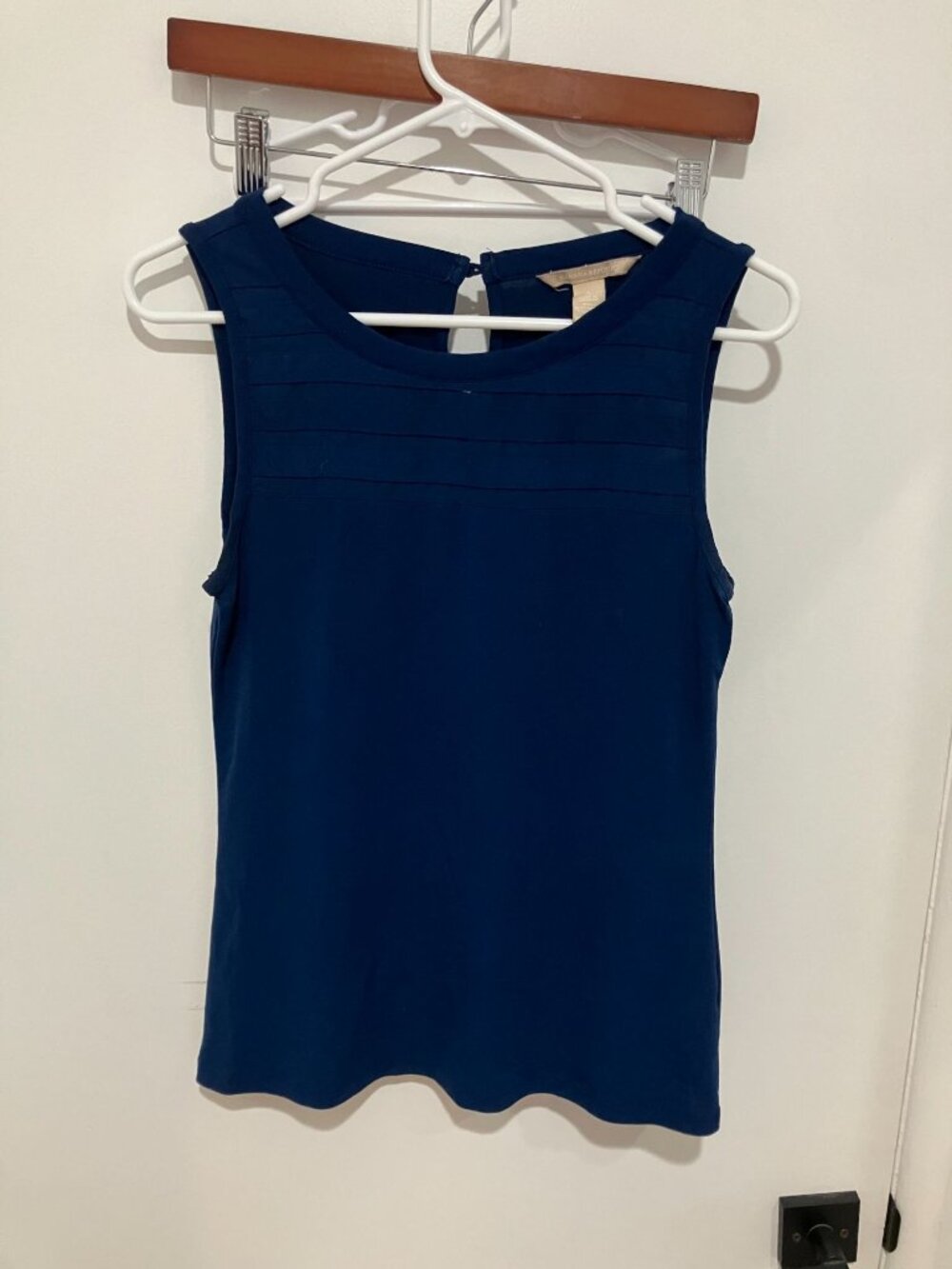 Banana Republic Navy Blue Sleeveless Blouse Pleated Chest Tank Top Size Small